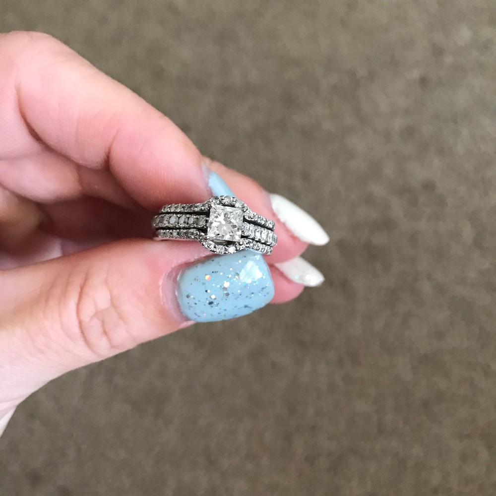 Diamond Ring - Picture 4 of 6